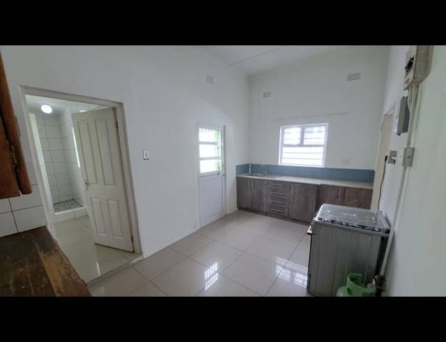 2 BEDROOM PROPERTY TO RENT IN WOODSTOCK